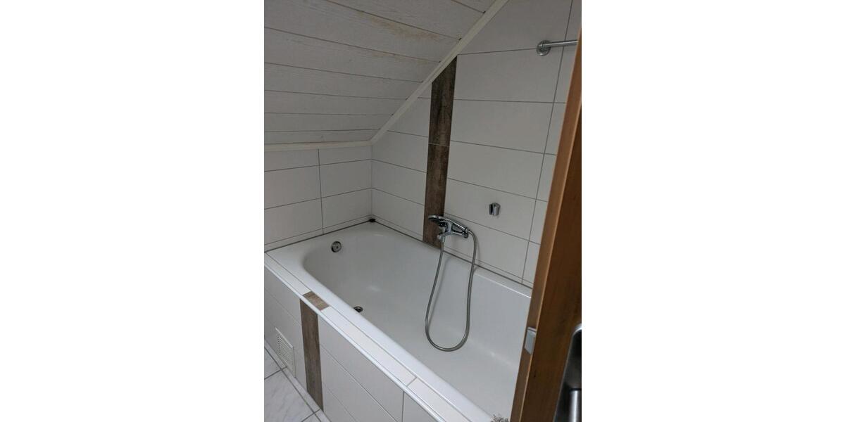 Dachgeschoss Wohnung mieten in Wald-Erlenbach, Heppenheim 2 zimmer