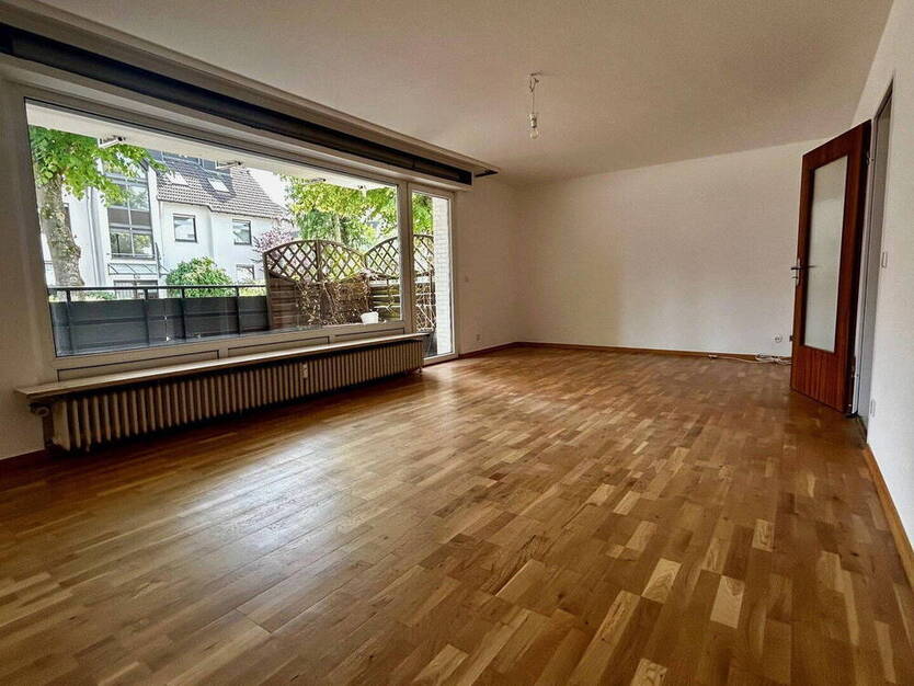 Renovierte 3-Zimmer Wohnung mit großem Balkon und Garage Zentrum Ratingen-Hösel