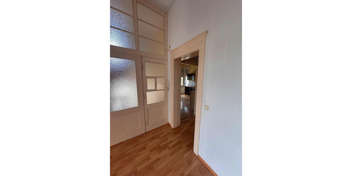 Etagenwohnung Frankfurt am Main West - 5 Zimmer, 130 m&sup2;, 2.000&euro; | Angebot:25646674