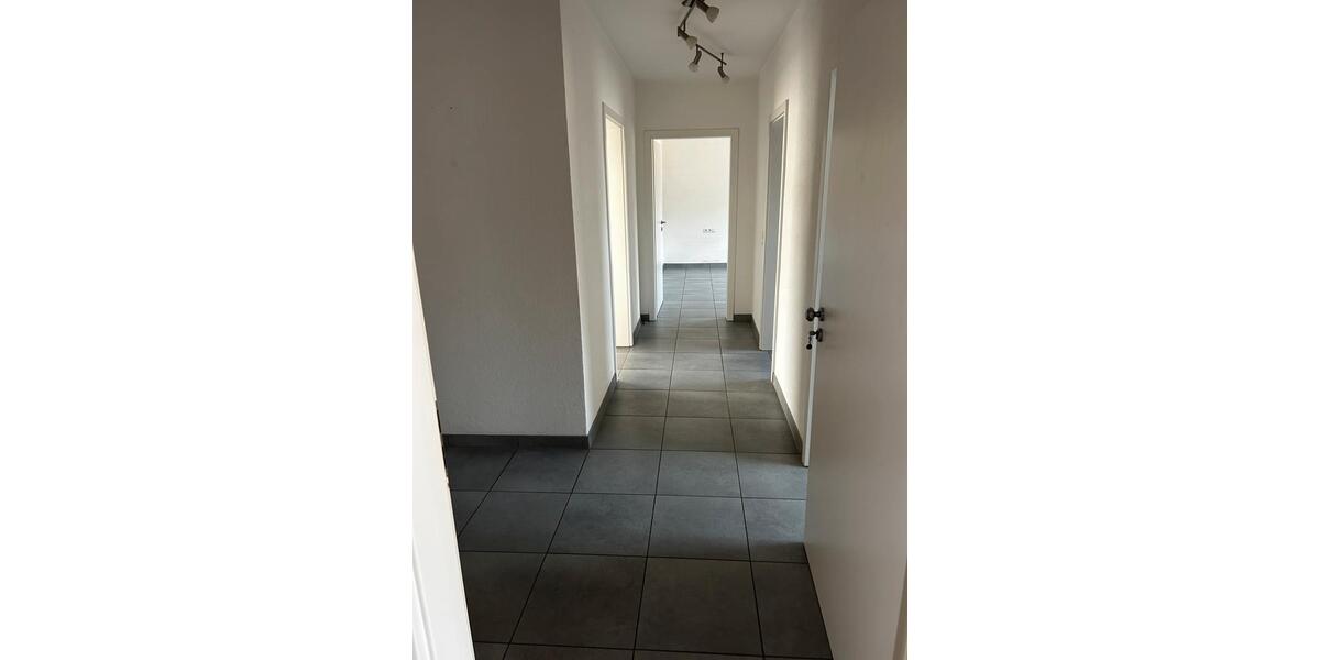 Erdgeschoßwohnung Marktheidenfeld - 4 Zimmer, 107 m&sup2;, 1.080&euro; | Angebot:25609658