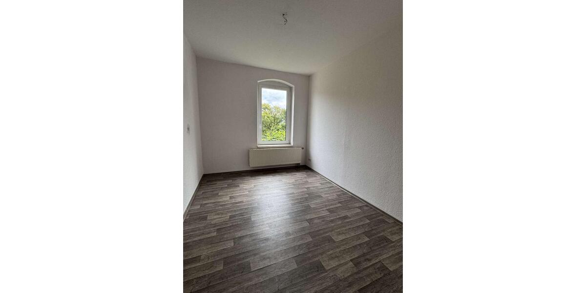 Familienfreundliche Etagenwohnung mit 100 m² und Stellplatz in Radeberg 4 zimmer