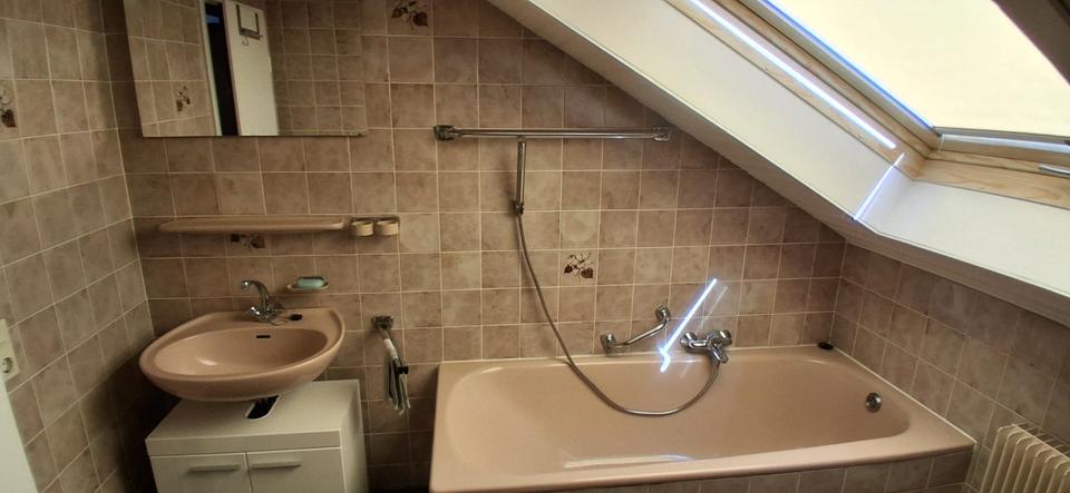 Dachgeschoßwohnung Steinen - 2 Zimmer, 45 m&sup2;, 550&euro; | Angebot:26024502