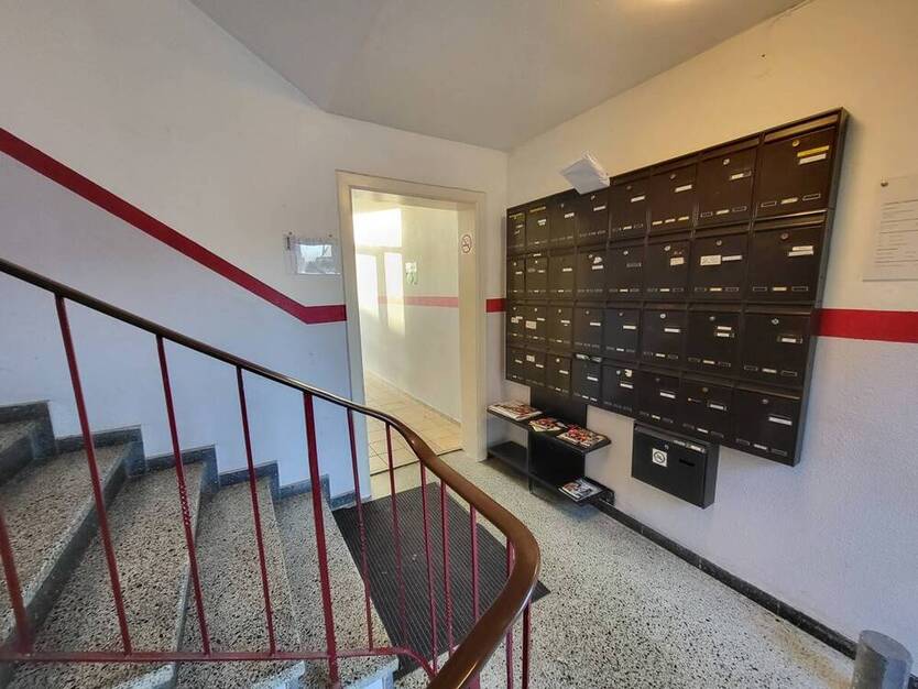 Nähe Uni: Zentrale 1 Zimmer-Wohnung mit Balkon in 23562 Lübeck - St. Jürgen, Ratzeburger Allee