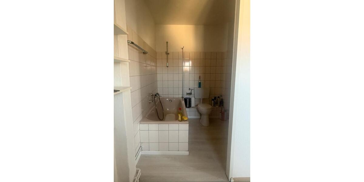Dachgeschoßwohnung Stadtoldendorf - 1 Zimmer, 70 m&sup2;, 585&euro; | Angebot:25420083