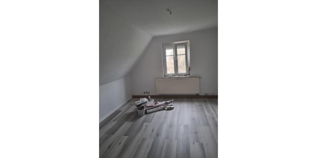 Dachgeschoßwohnung Saalfeld (Saale) - 3 Zimmer, 45 m&sup2;, 430&euro; | Angebot:25906016