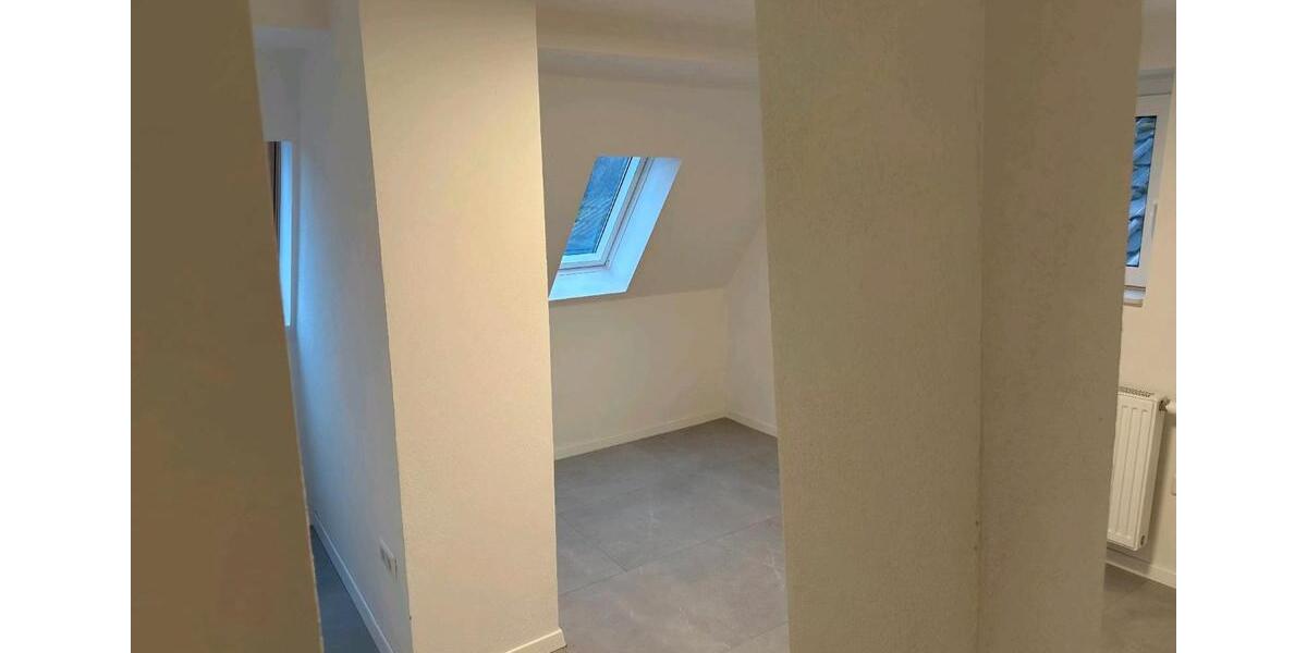 Dachgeschoßwohnung Eberdingen - 3 Zimmer, 75 m&sup2;, 1.100&euro; | Angebot:26125732