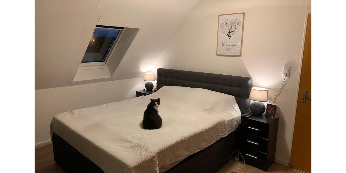 Dachgeschoßwohnung Emden Tholenswehr - 5 Zimmer, 90 m&sup2;, 750&euro; | Angebot:25375308