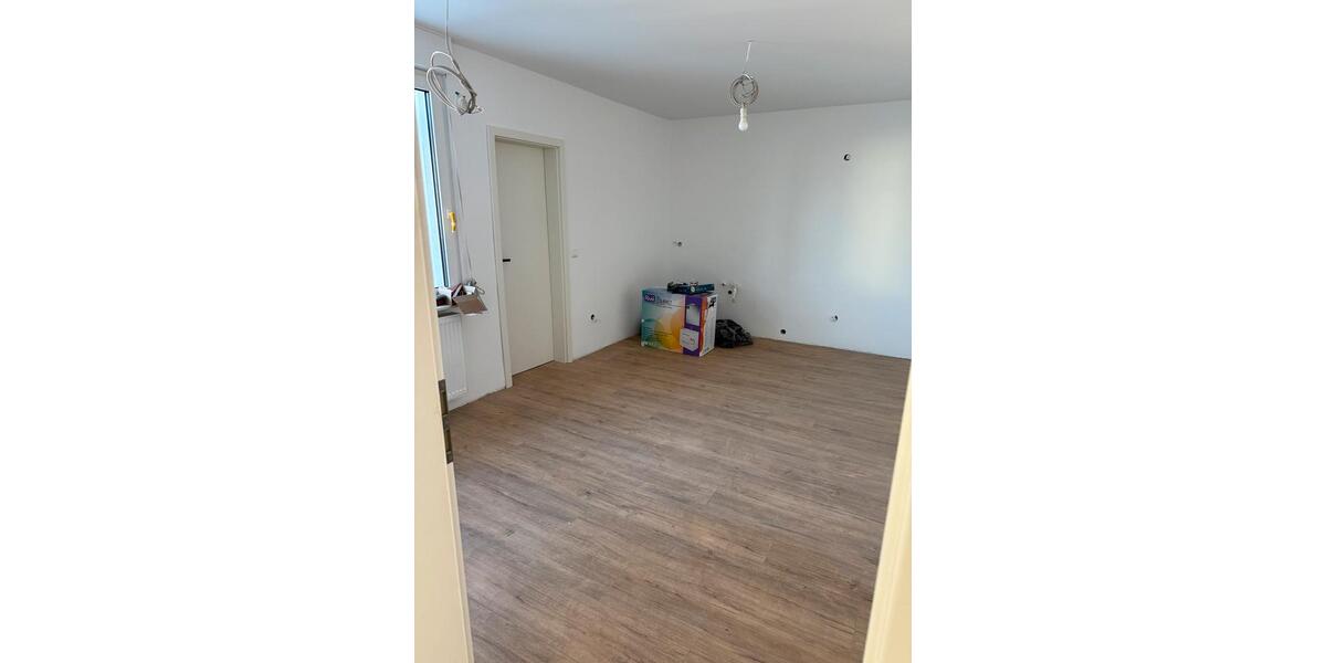 Hochparterre Hockenheim - 4 Zimmer, 100 m&sup2;, 1.380&euro; | Angebot:25841328