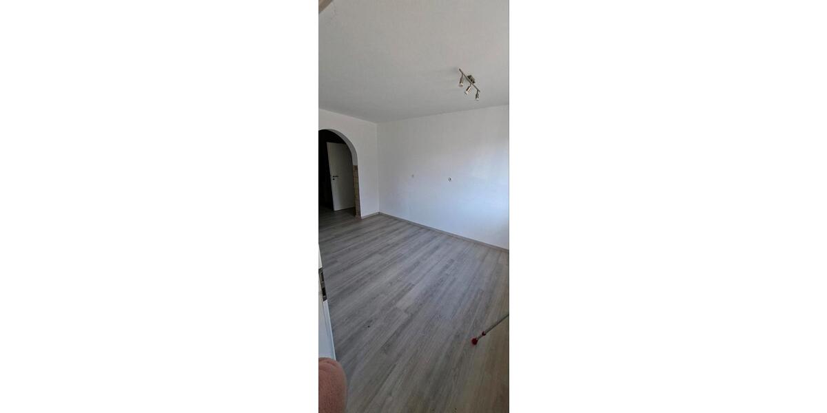 Bauernhaus, Landhaus Bad Windsheim - 7 Zimmer, 140 m&sup2;, 1.000&euro; | Angebot:25907288