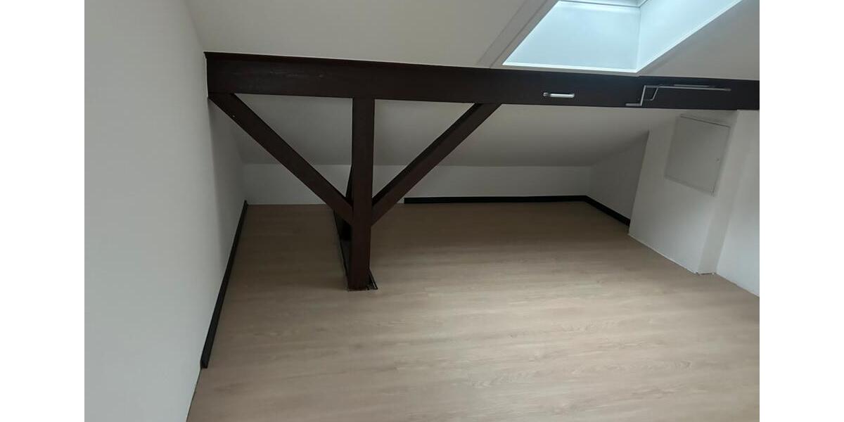 Dachgeschoßwohnung Backnang - 2 Zimmer, 30 m&sup2;, 700&euro; | Angebot:26610996
