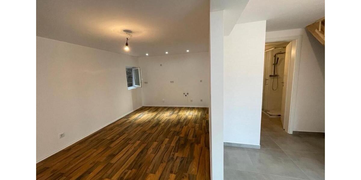 EFH, 5 ZKB , 140qm , 2 Bäder , 2 Parkplätze zu vermieten 2 zimmer