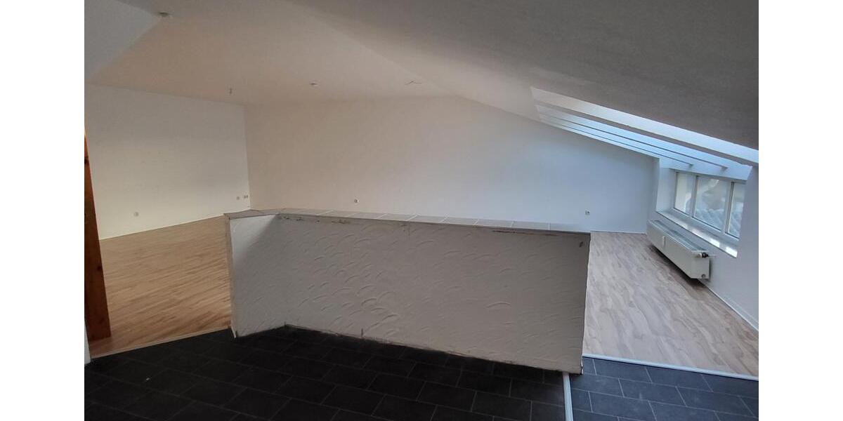 Großzügige 4-Zimmer DG-Wohnung 4 zimmer