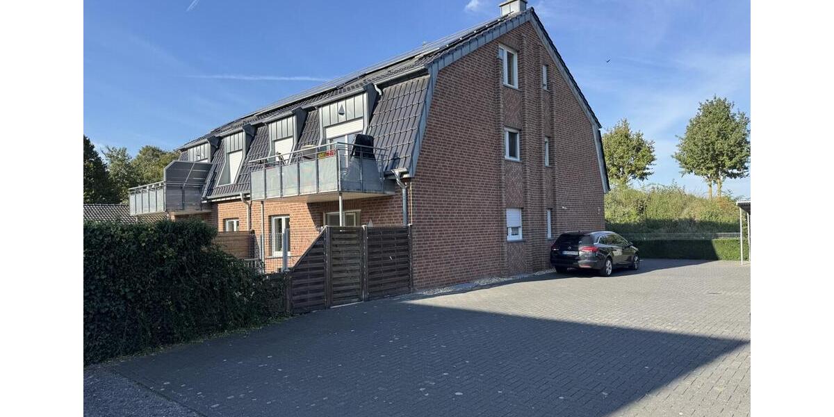 Obergeschosswohnung mit Balkon zu vermieten! 3 zimmer