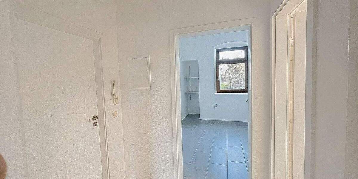 Etagenwohnung Meerane - 1 Zimmer, 47 m&sup2;, 325&euro; | Angebot:25666433