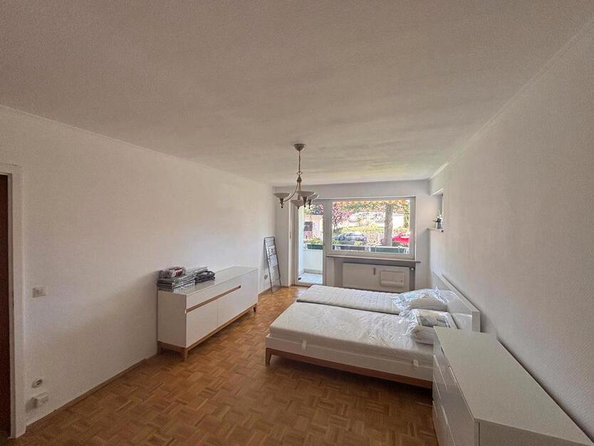 TOP- Zimmer im Erdgeschoss mit Balkon