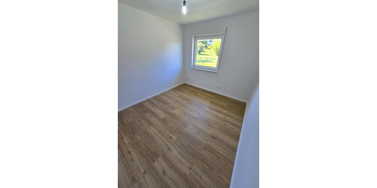 Etagenwohnung Bad Endbach - 5 Zimmer, 121 m&sup2;, 949&euro; | Angebot:26494179