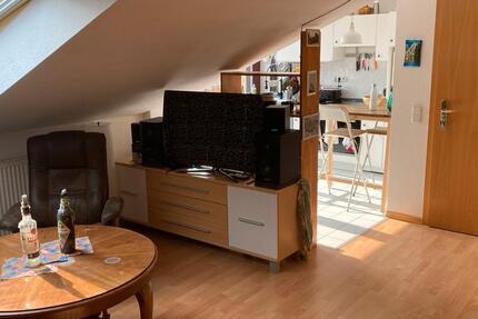 Zwischenmiete 1.2.26-31.7.26 im Dachgeschoss in Dresden Neustadt 1 zimmer