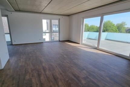 Haus Lembruch - 2 Zimmer, 146 m&sup2;, 1.690&euro; | Angebot:24444254