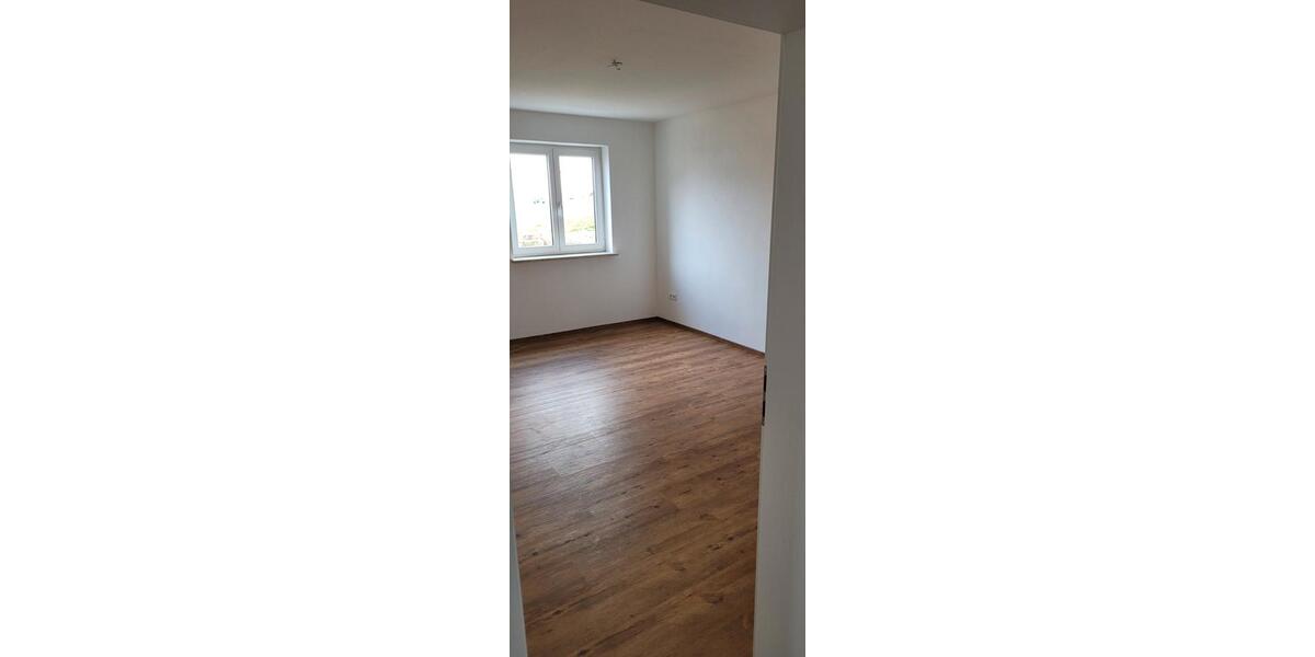 Erdgeschoßwohnung Holzheim - 3.5 Zimmer, 95 m&sup2;, 750&euro; | Angebot:26007901
