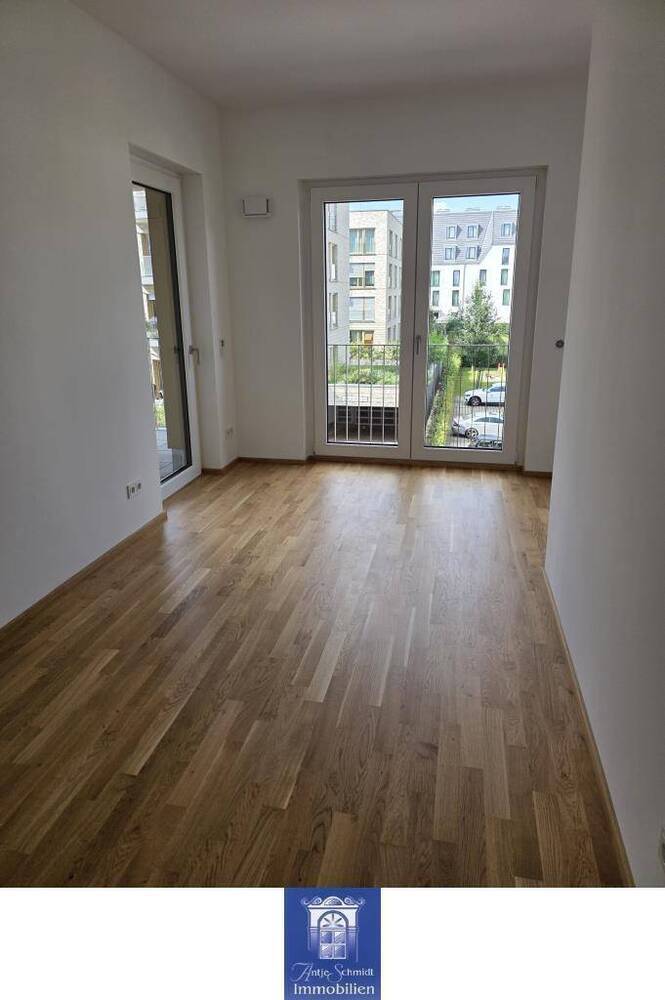 Hafencity Dresden! Traumhafte Wohnung mit zwei großen Balkonen, Lift und vieles mehr