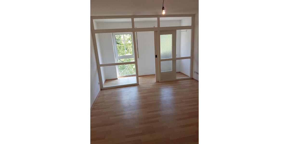 Etagenwohnung Nittendorf - 1 Zimmer, 32 m&sup2;, 395&euro; | Angebot:24270768