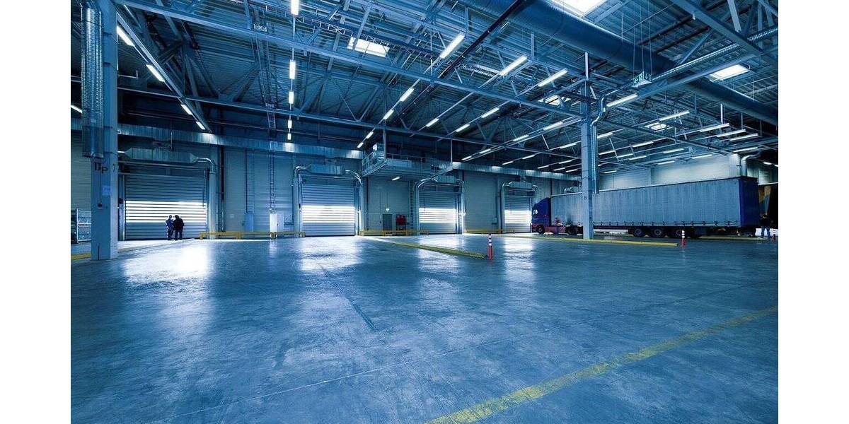 Moderne Logistikhallen in Hilden zimmer