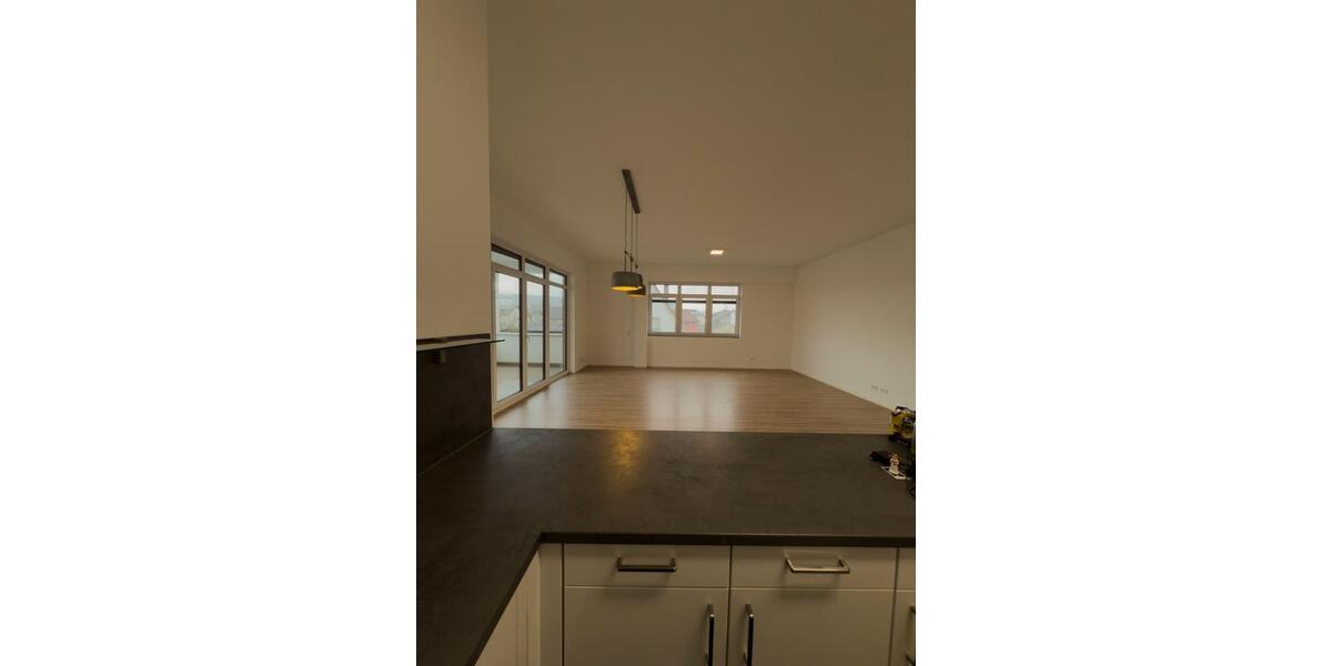 Etagenwohnung Großwallstadt - 4 Zimmer, 174 m&sup2;, 1.650&euro; | Angebot:25342133