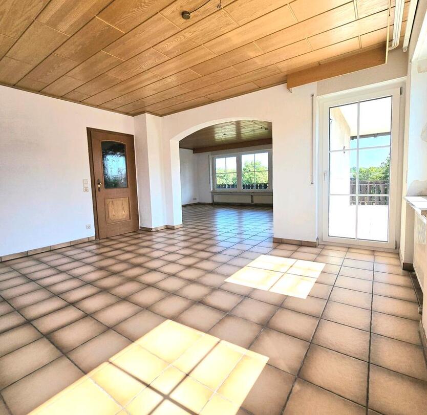 Helle und großzügige 4,5 Zimmer Wohnung