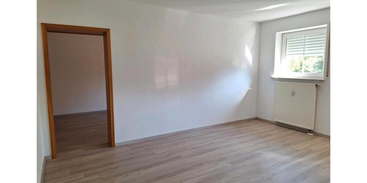 Etagenwohnung Schierling - 3 Zimmer, 90 m&sup2;, 600&euro; | Angebot:26535697
