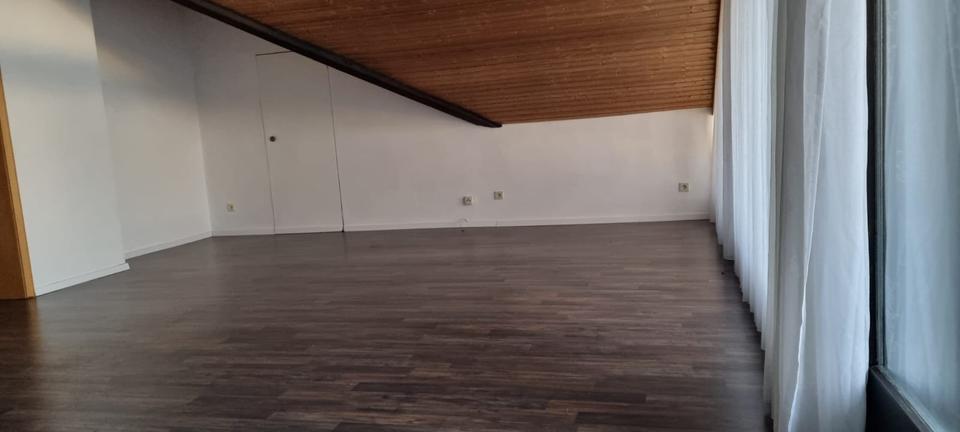 Dachgeschoßwohnung Wendeburg - 3 Zimmer, 120 m&sup2;, 925&euro; | Angebot:24561018