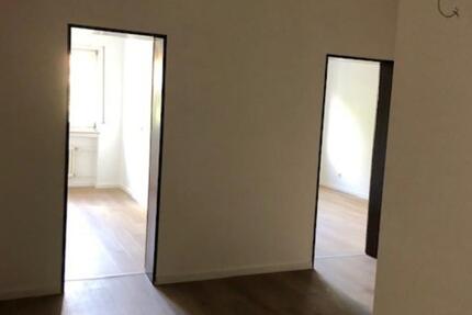 schöne große 4 ZKB Wohnung mit Balkon in Kassel am Klinikum, Uninähe - Optimal für 3er StudentenWG ( KS-MBS50a-1-1 ) 4 zimmer