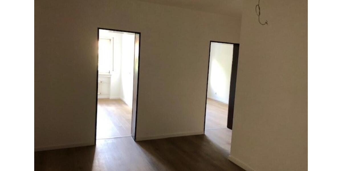schöne große 4 ZKB Wohnung mit Balkon in Kassel am Klinikum, Uninähe - Optimal für 3er StudentenWG ( KS-MBS50a-1-1 ) 4 zimmer
