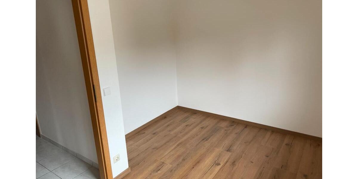Etagenwohnung Oberstenfeld - 4.5 Zimmer, 91 m&sup2;, 1.150&euro; | Angebot:26286484