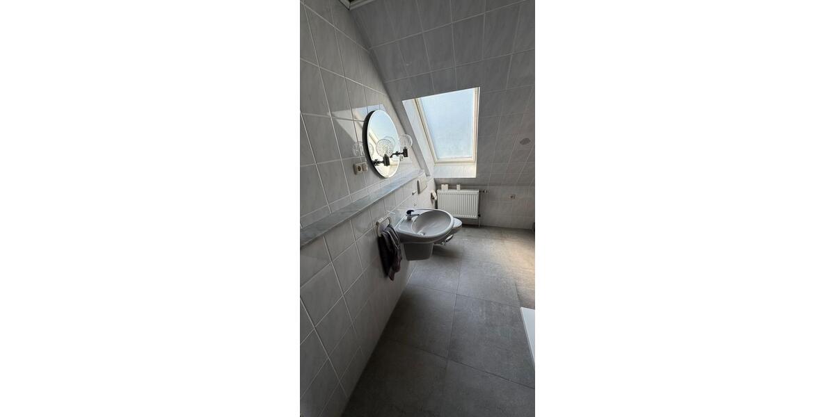 Dachgeschoßwohnung Bergen - 3 Zimmer, 90 m&sup2;, 840&euro; | Angebot:25394128