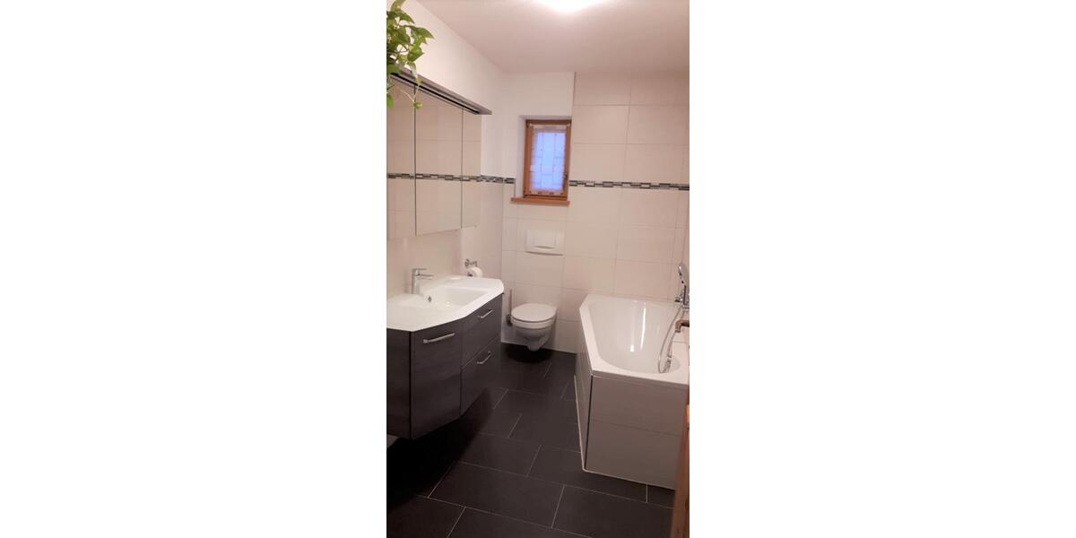 Erdgeschoßwohnung Heldburg - 3 Zimmer, 100 m&sup2;, 840&euro; | Angebot:23602650