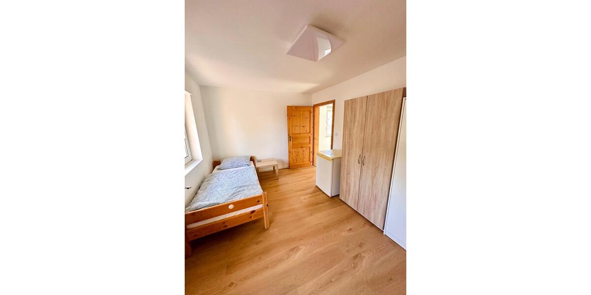 Wohnen auf Zeit Grevenbroich - 20 Zimmer, 20 m&sup2;, 20&euro; | Angebot:22509491