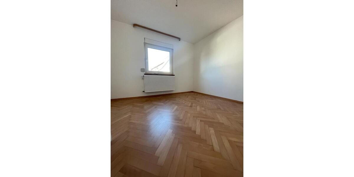 Erdgeschoßwohnung Böblingen - 3 Zimmer, 70 m&sup2;, 1.300&euro; | Angebot:25234572