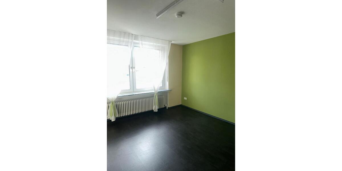Erdgeschoßwohnung Plettenberg - 4 Zimmer, 157 m&sup2;, 850&euro; | Angebot:24996620