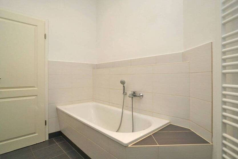 Cotta: EBK + Wanne