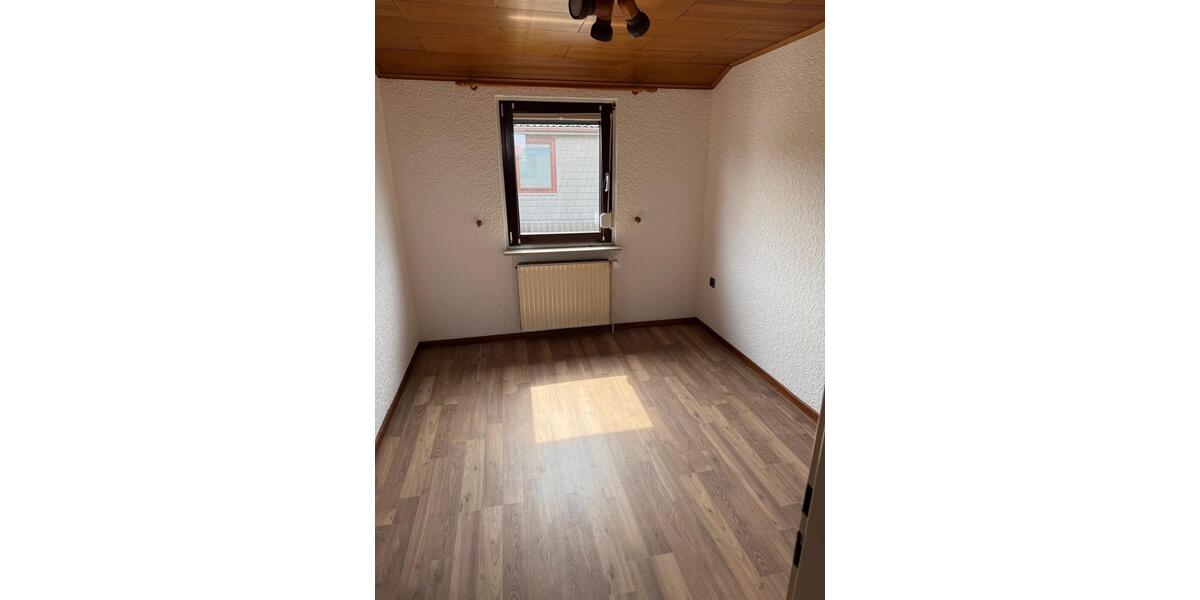Dachgeschoßwohnung Delmenhorst Düsternort - 3 Zimmer, 109 m&sup2;, 1.000&euro; | Angebot:26522369