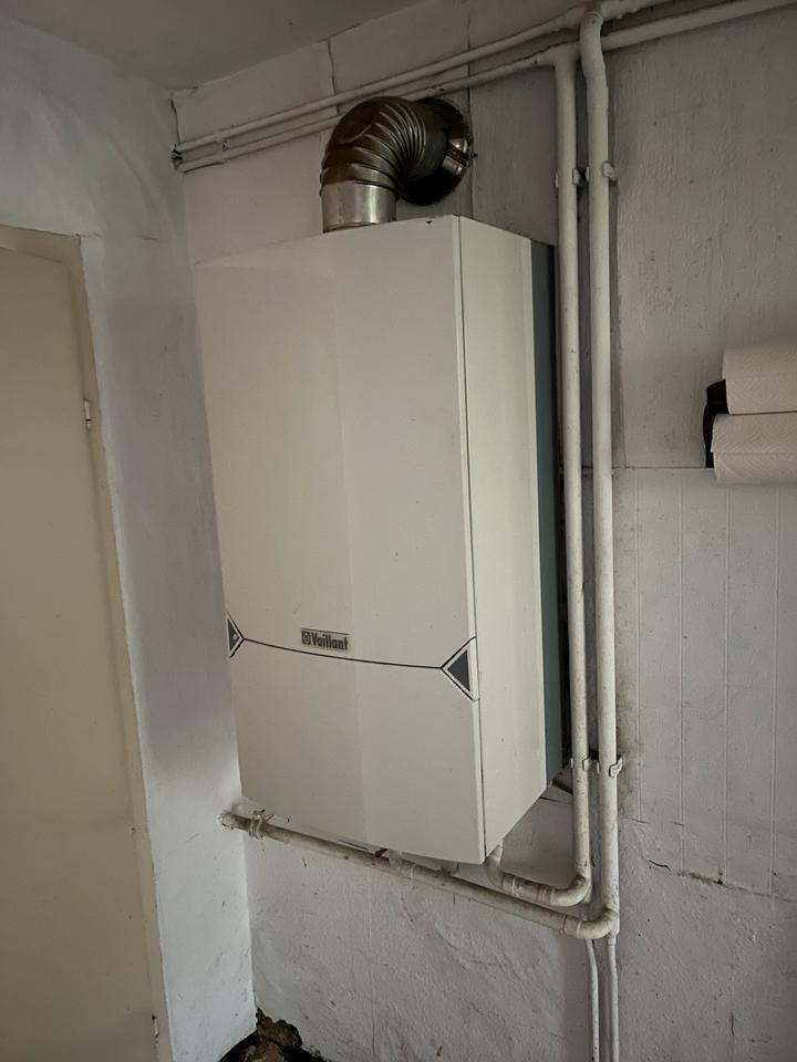 Stadthaus mit Potenzial f. Handwerker Mehrgenerationen WG möglich zimmer