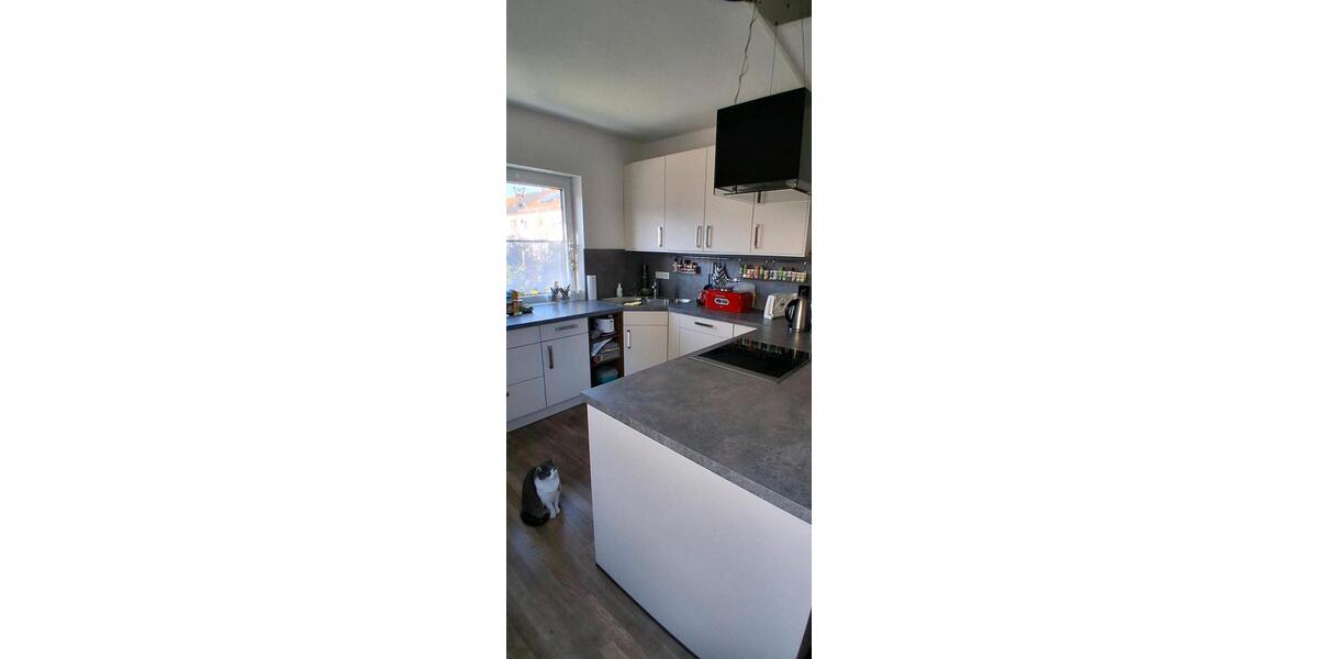 Erdgeschoßwohnung Berg bei Neumarkt in der Oberpfalz - 3.5 Zimmer, 94 m&sup2;, 1.200&euro; | Angebot:26038511