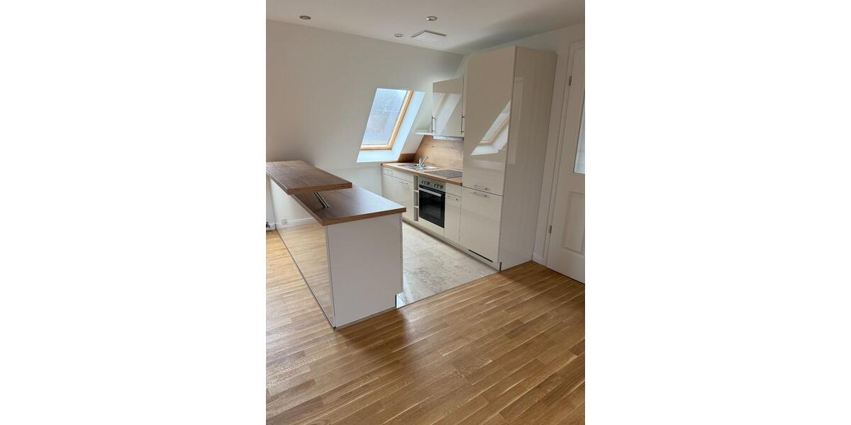 Dachgeschoßwohnung Laage - 3 Zimmer, 80 m&sup2;, 800&euro; | Angebot:23597706