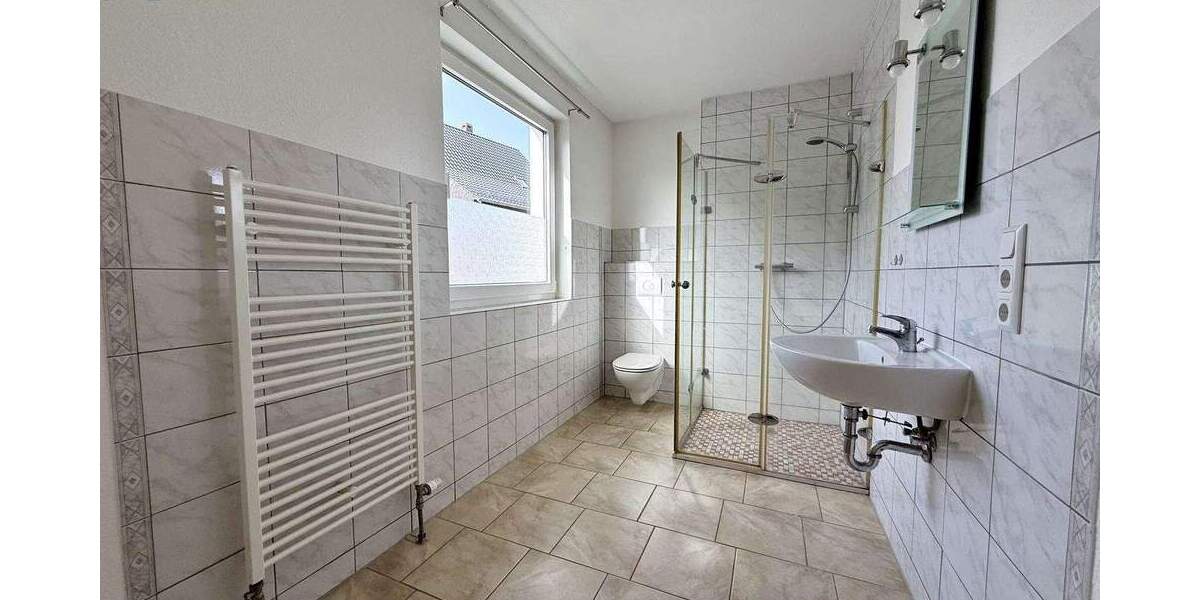 Etagenwohnung Helsa Wickenrode - 3 Zimmer, 83 m&sup2;, 650&euro; | Angebot:25676623