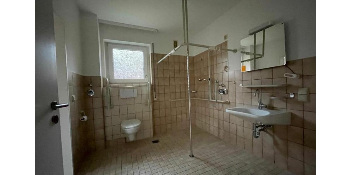 Große 2-Zimmer-Wohnung für Senioren! WBS erforderlich zimmer