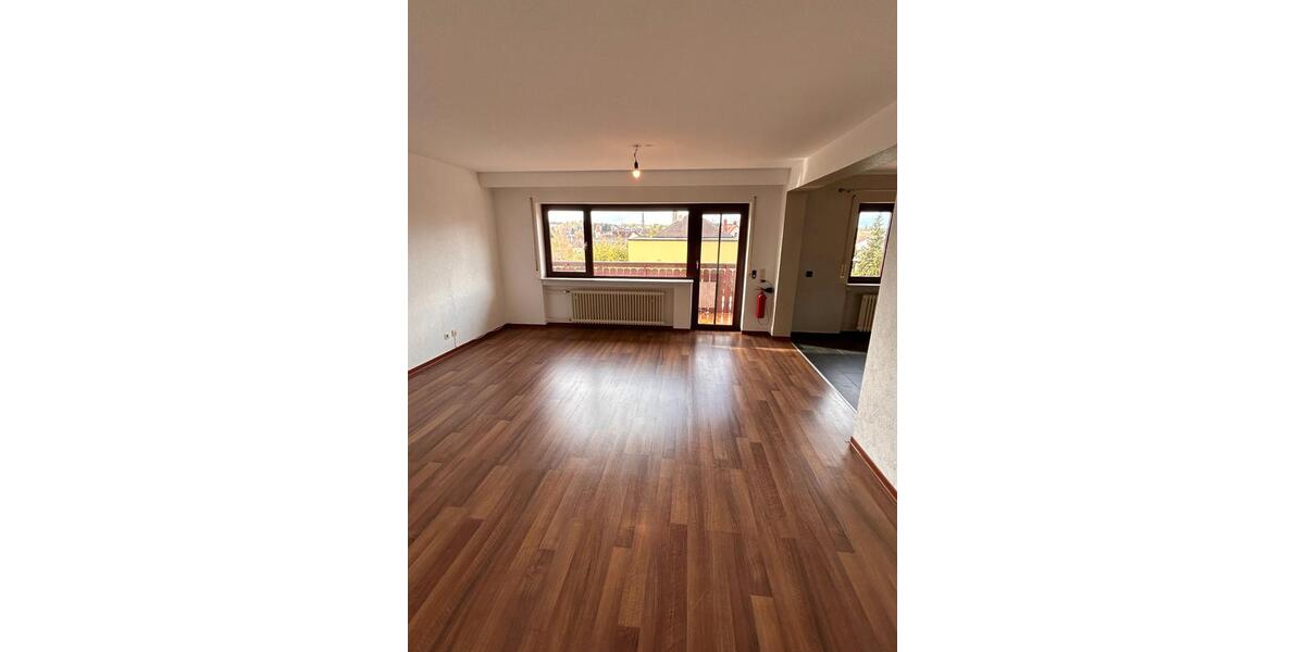 Etagenwohnung Bruchsal - 4 Zimmer, 112 m&sup2;, 1.350&euro; | Angebot:26267526