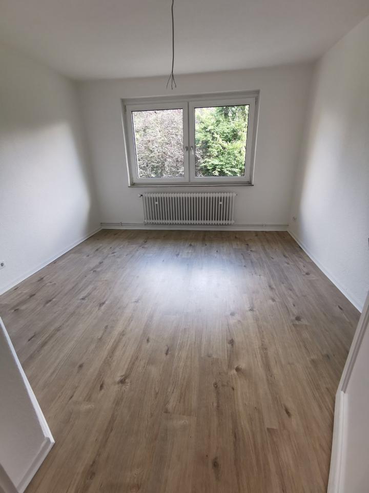 gegenüber St. Bernward - neues Bad - Laminat - Keller - Garten