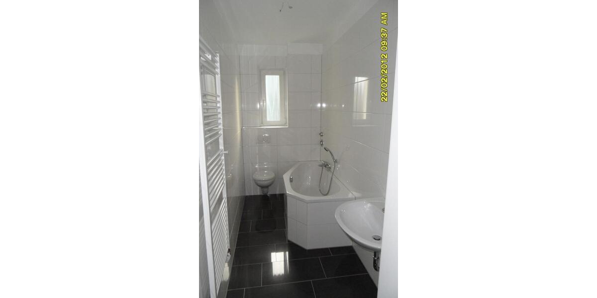 Do.-Kaiserstraßenviertel, helle und wohnliche Hochparterrewohnung mit Tageslichtbad und Balkon 3 zimmer