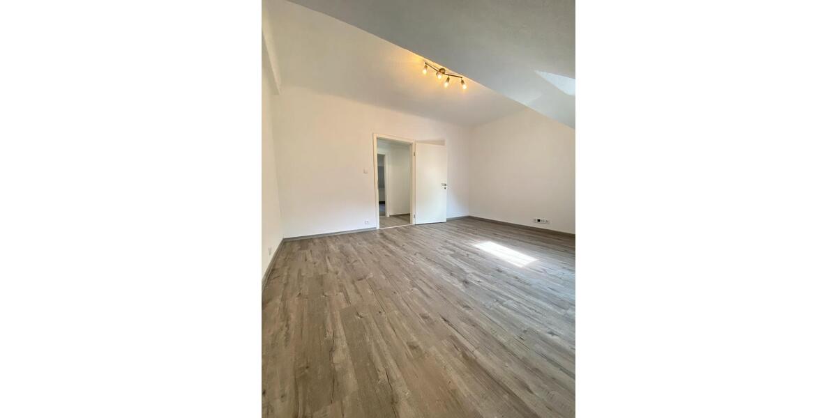 Dachgeschoßwohnung Mettlach - 2 Zimmer, 50 m&sup2;, 600&euro; | Angebot:26040578