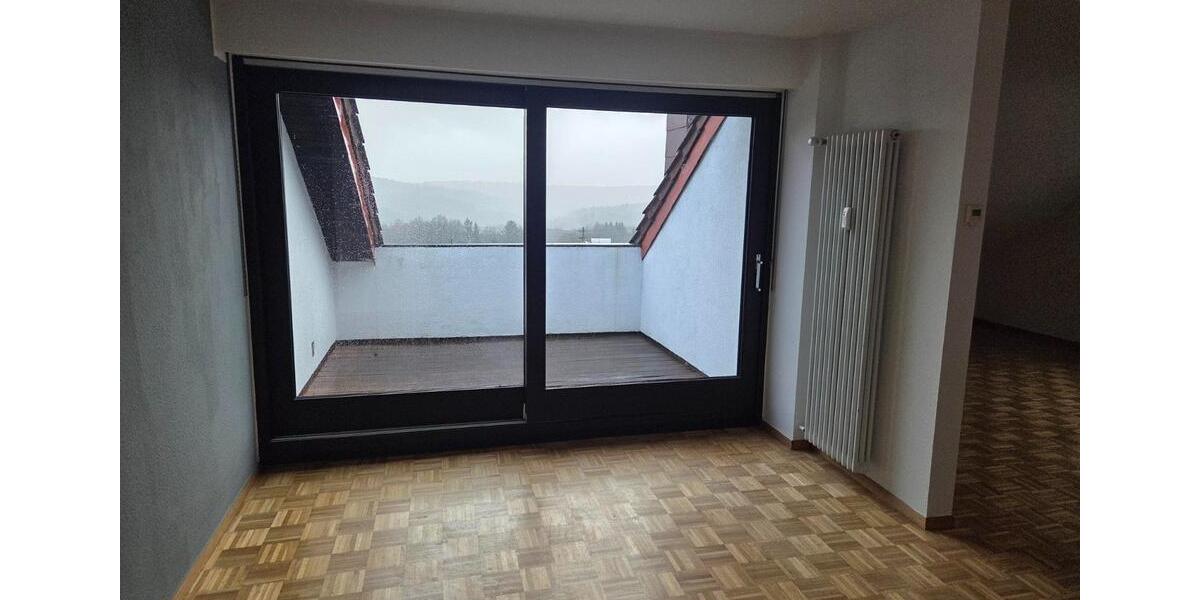 Dachgeschoßwohnung Mettlach - 3.5 Zimmer, 122 m&sup2;, 950&euro; | Angebot:24940943